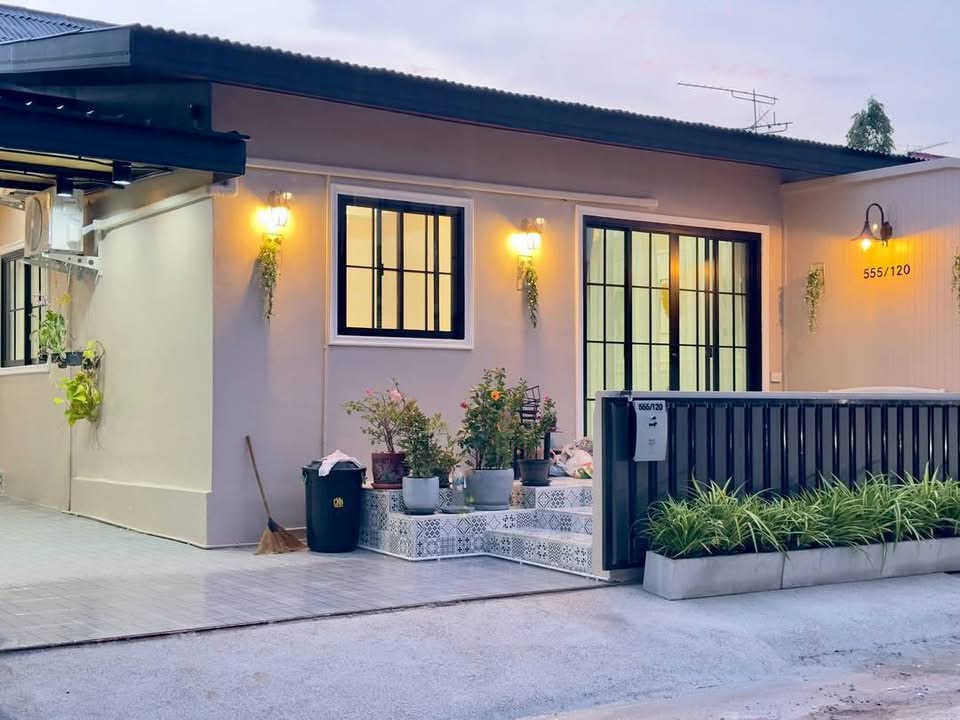 บ้านแฝดขนาด 30 ตารางวา ฟังก์ชันลงตัว เหมาะสำหรับอยู่อาศัยหรือซื้อไว้ลงทุน ตกแต่งเสร็จ พร้อมเข้าอยู่ทันที