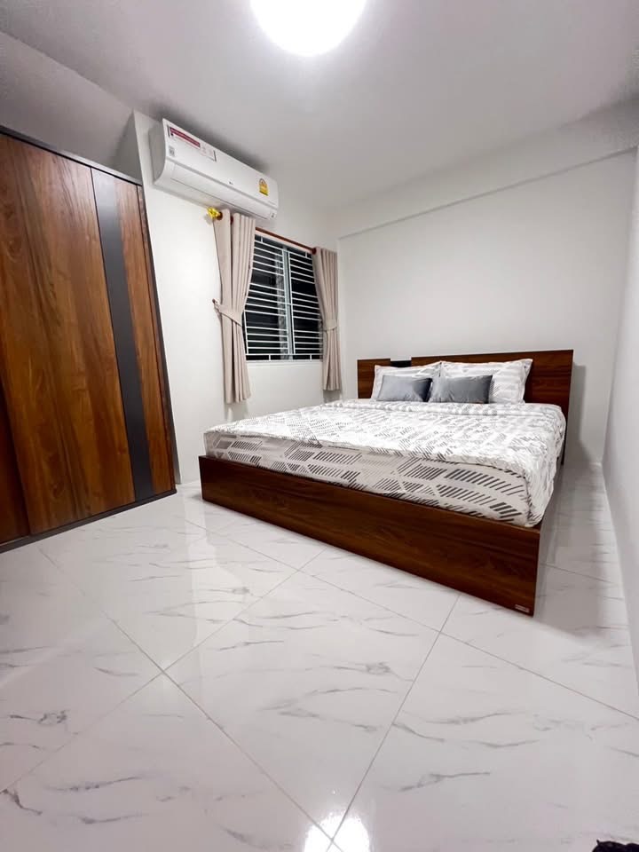 ขายทาวน์เฮาส์ 2 ชั้น รีโนเวทใหม่ทั้งหลัง พร้อมเฟอร์นิเจอร์ เข้าอยู่ได้เลย