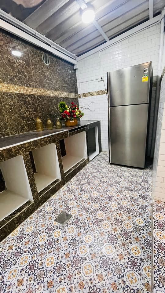 ขายทาวน์เฮาส์ 2 ชั้น รีโนเวทใหม่ทั้งหลัง พร้อมเฟอร์นิเจอร์ เข้าอยู่ได้เลย